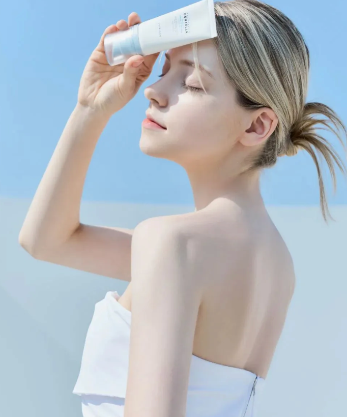 MADAGASCAR CENTELLA HYALU-CICA WATER-FIT SUN SERUM