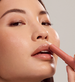 Cargar imagen en el visor de la galería, RARE BEAUTY FIND COMFORT LIP BUTTER